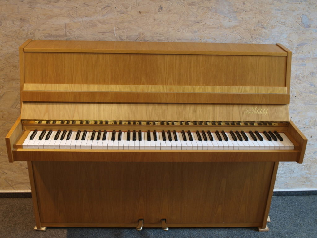 May - Klavier, Mod. 104